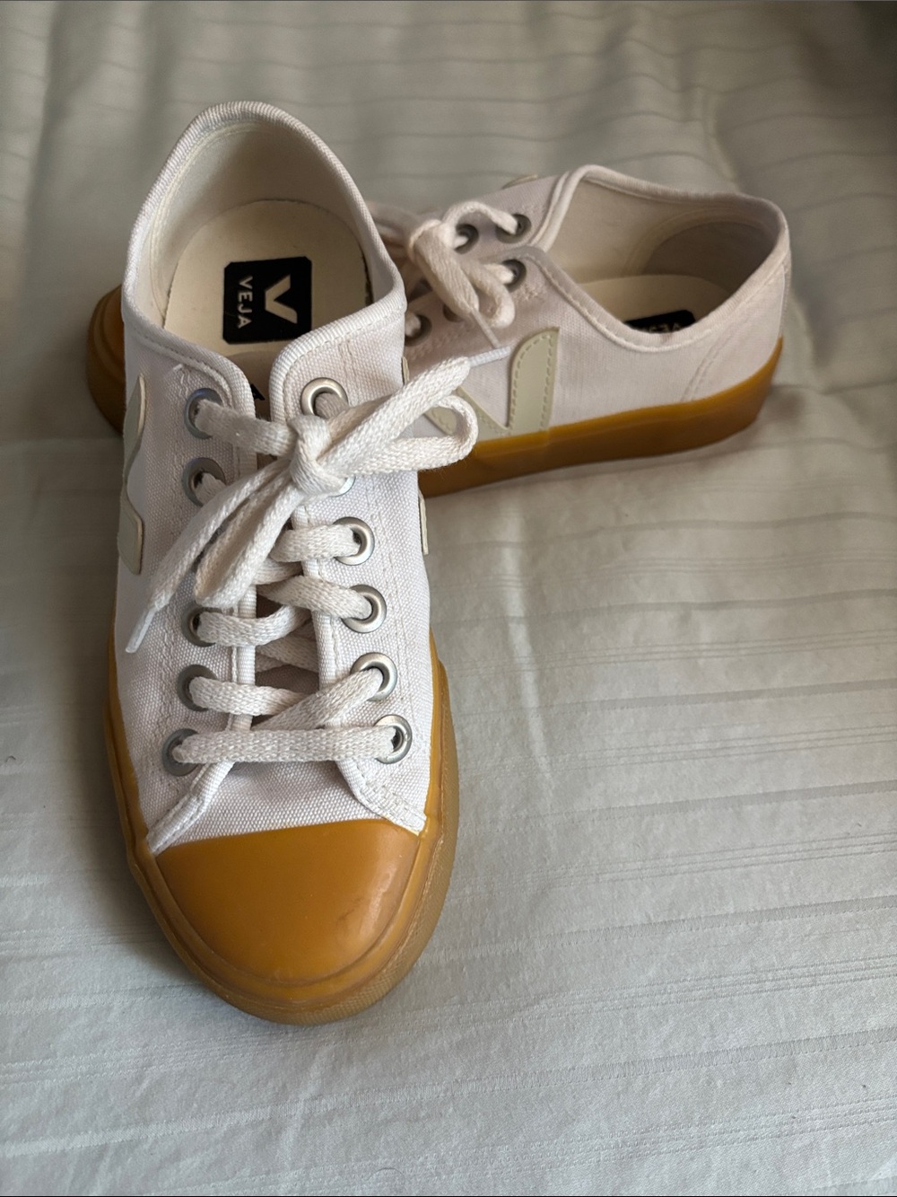 Veja wata canvas sneakers